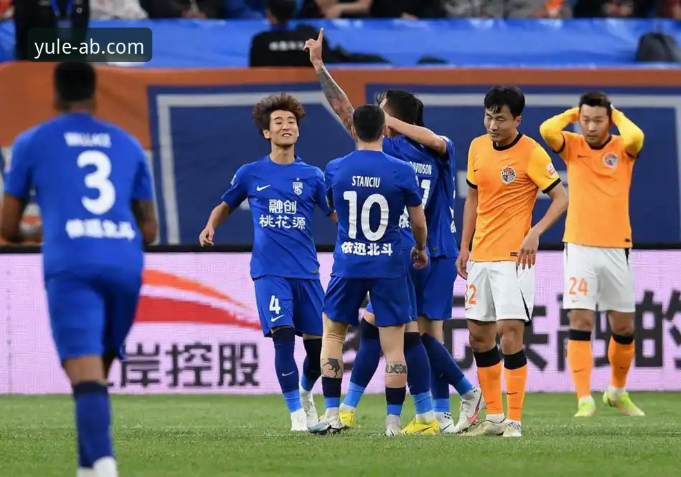 ABYULE下载功能详解 青岛海牛3-1终结13年不胜魔咒,AB娱乐体育深度复盘海港崩盘全细节